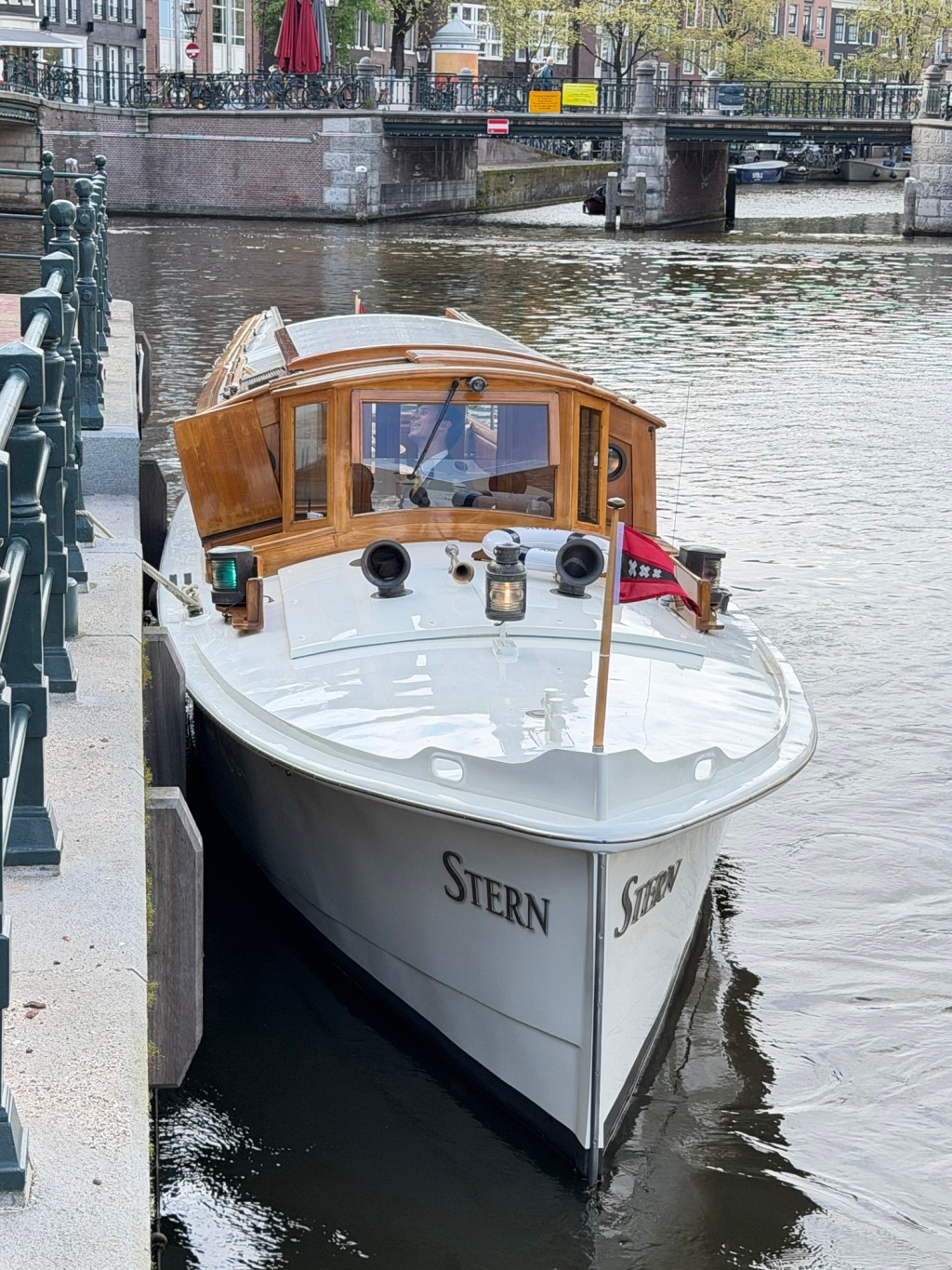 From Mix-Up to Magic: A Private Dinner Cruise in&nbsp;Amsterdam
